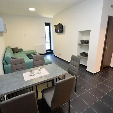 Quaint In Elezn Ruda Near Area *